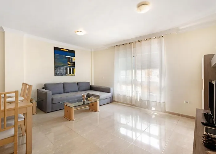 las Brisas- 2 min beach Apartamento *