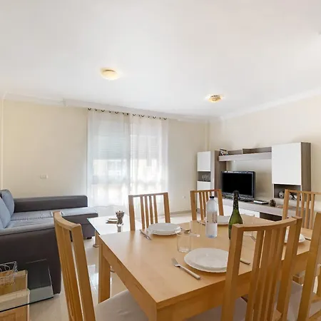 Brisas- 2 Min Apartment Guia de Isora (Tenerife)